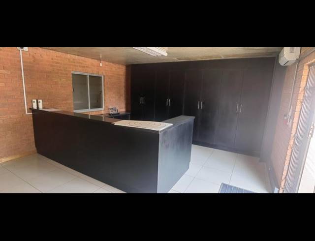 INDUSTRIAL PROPERTY TO RENT IN N4 GATEWAY INDUSTRIAL PARK